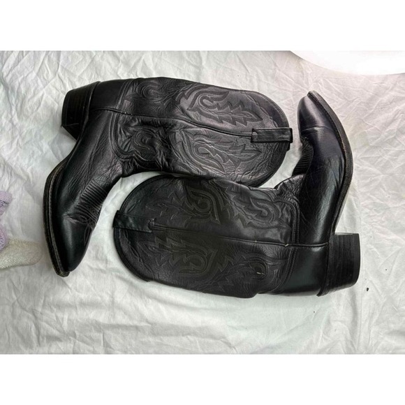 Unmarked black leather cowboy boot size 10